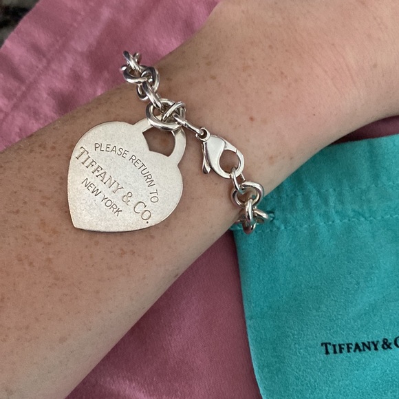 Tiffany & Co. Heart charm bracelet, pouch&gift bag - Picture 11 of 11